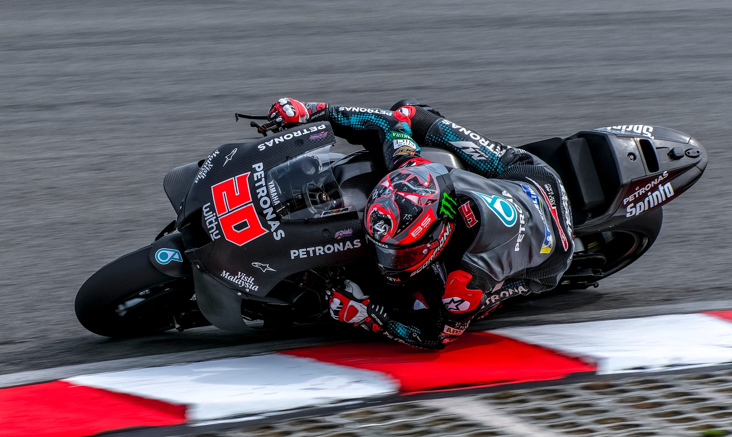 Motorcykel ligger ned i sving