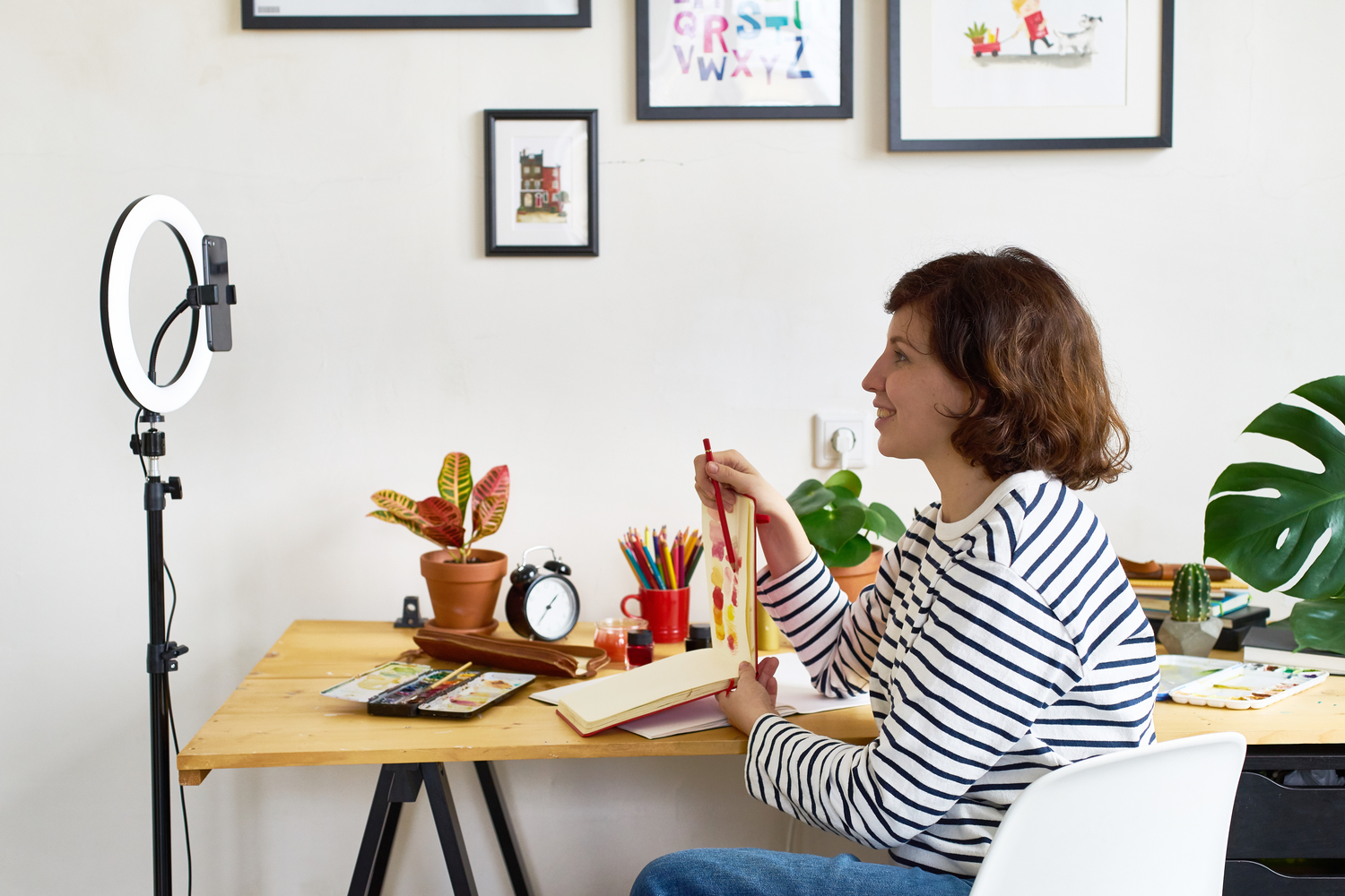 Kvinde bruger en light ring.