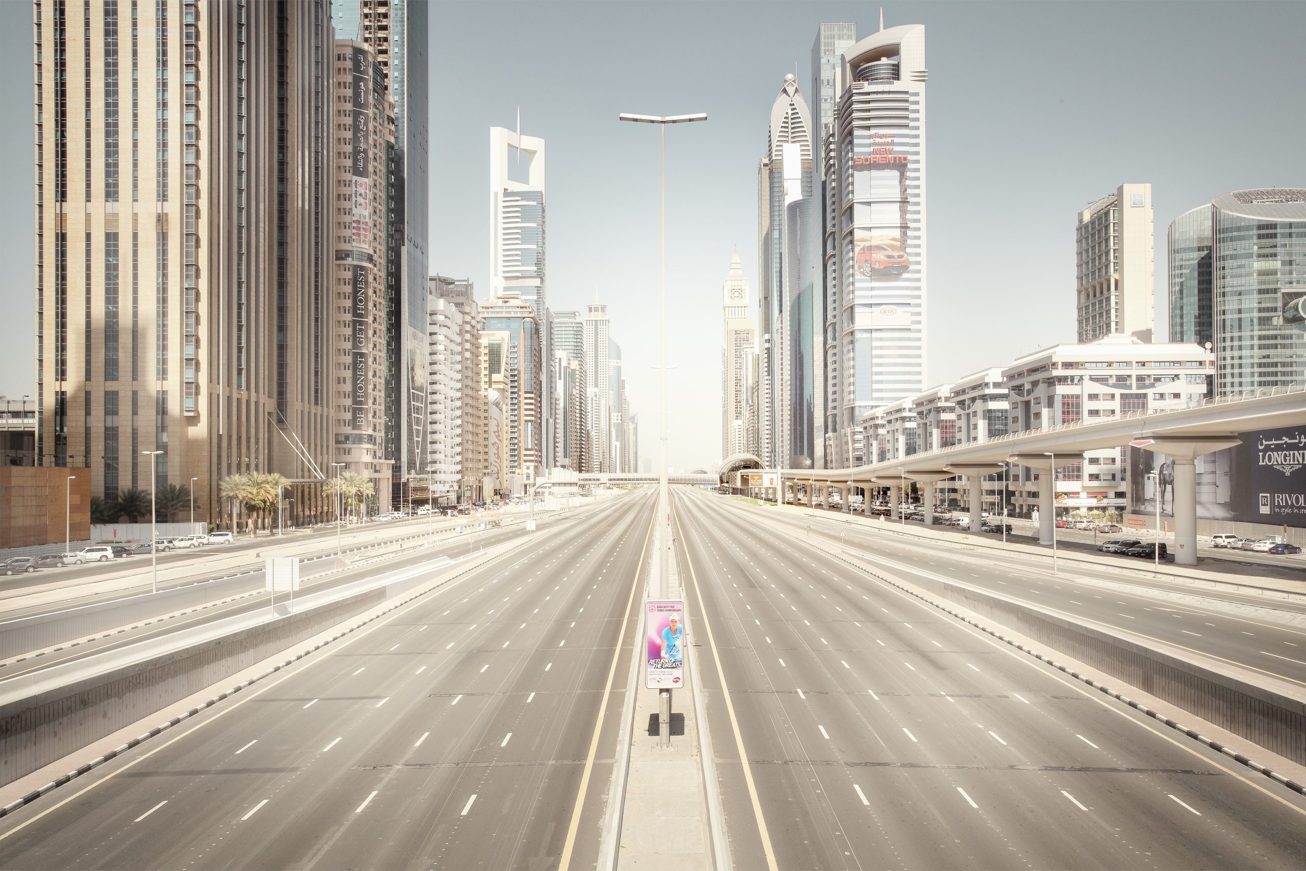 lange lukkertider skaper ro i bybilder