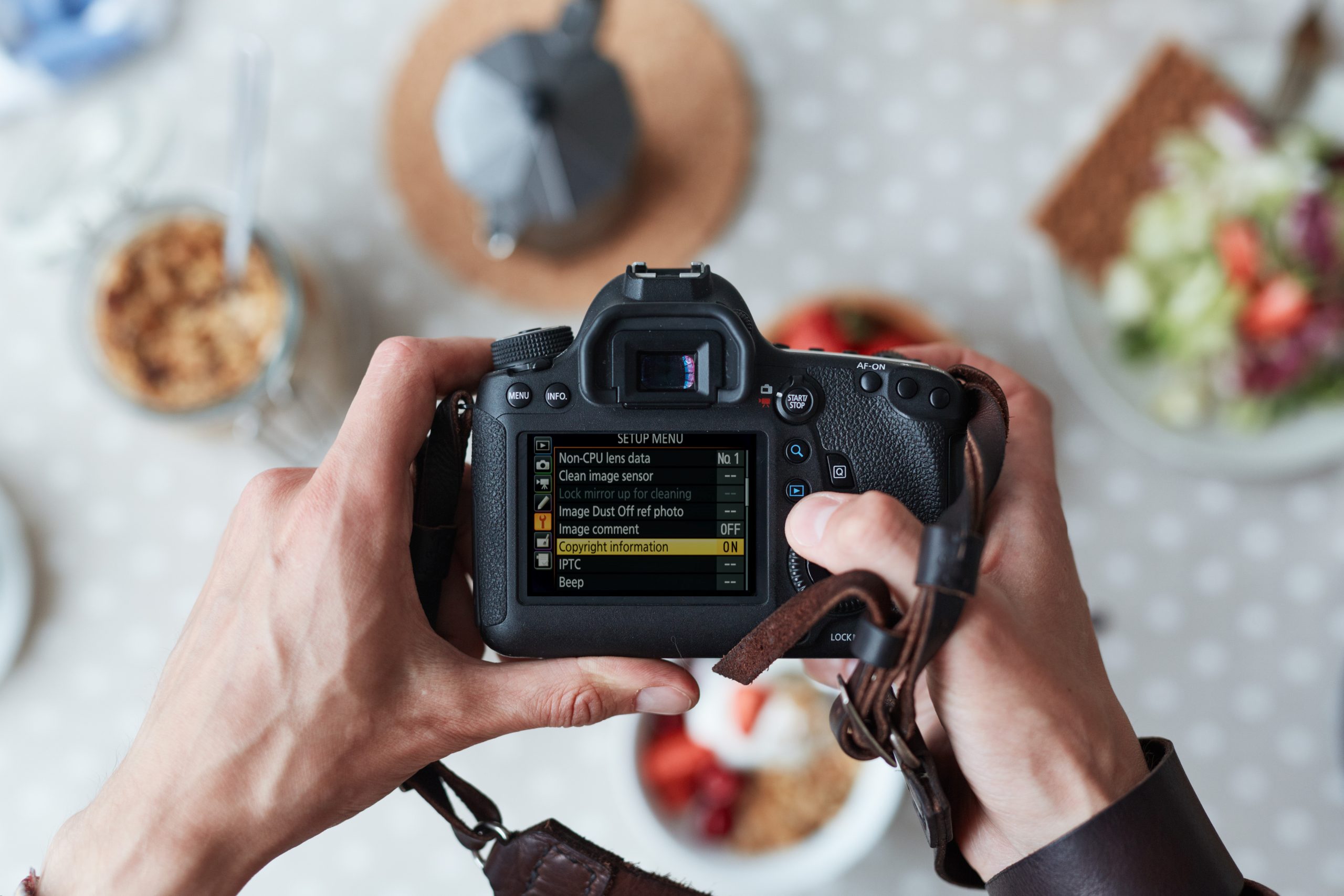 Kamera med menyen for opphavsrettigheter.