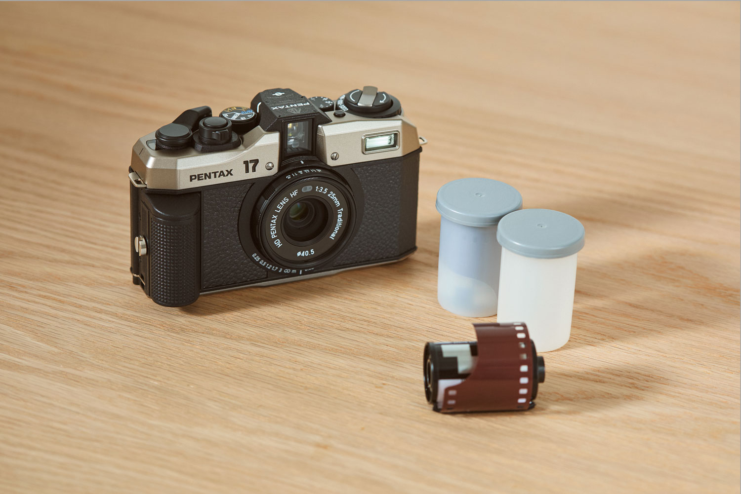 Kuvaa kuin ennen vanhaan upouudella analogisella kameralla.