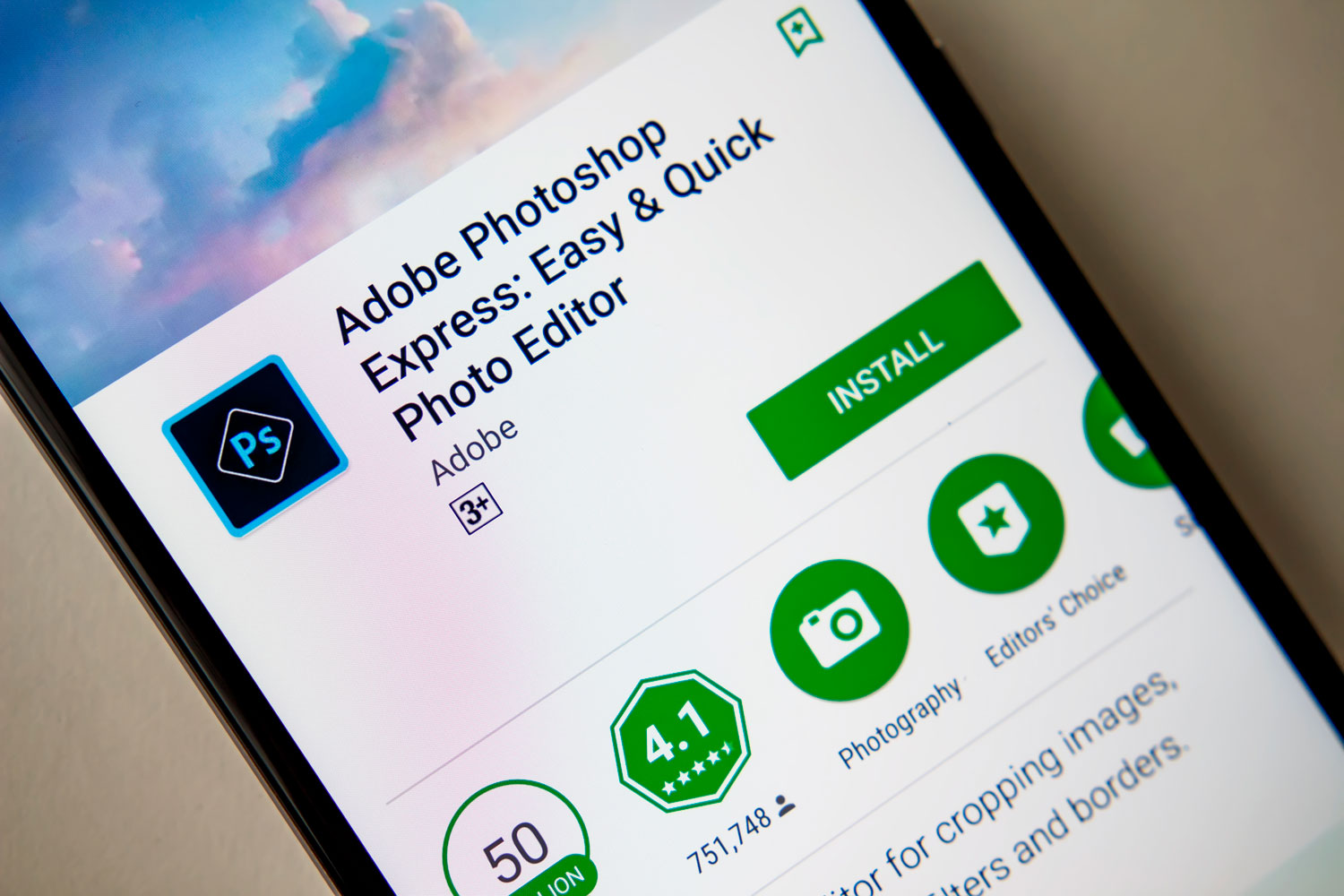 Effektiva funktioner från Photoshop i en intuitiv app till mobilen.