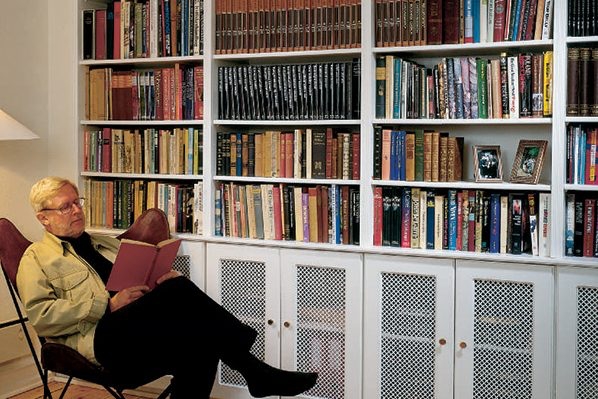 Skreddersydd hylle fra gulv til tak