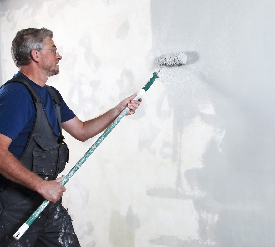 Seinän ylitasoitus telalla