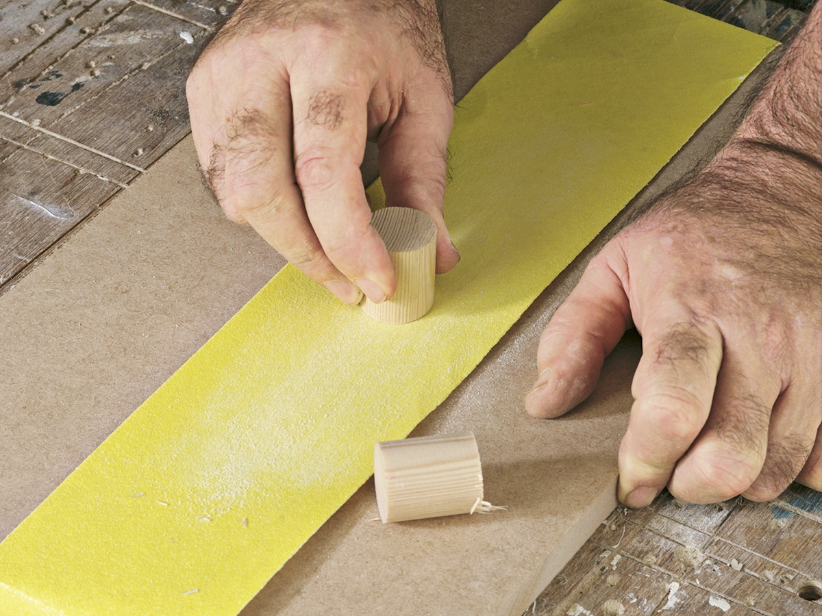 Slipepapir små biter tre