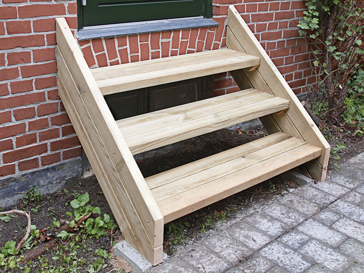 Tee itse ulkoportaat: Helpot ulkoportaat viidelläkympillä