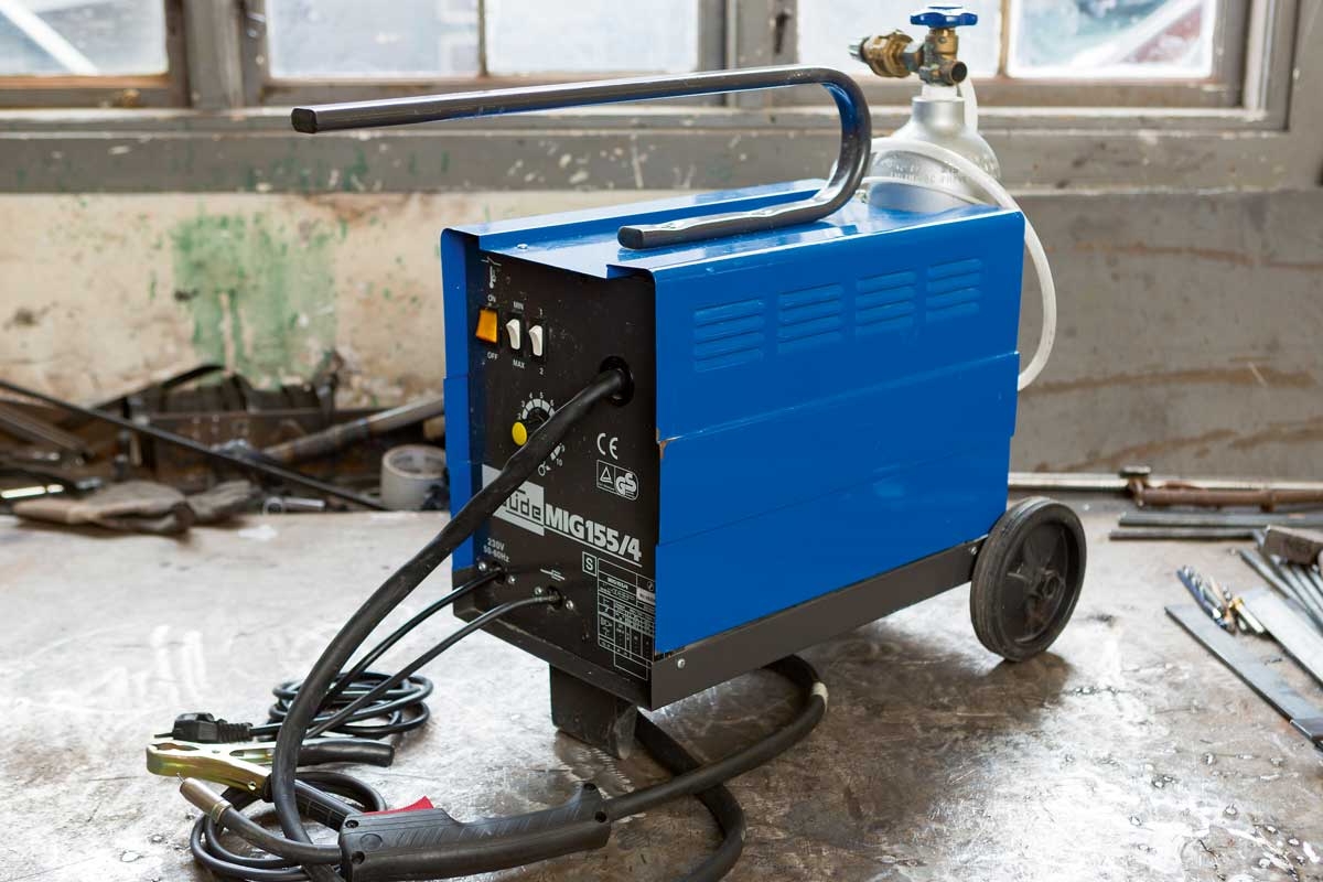 Tavallinen hitsaus koneella