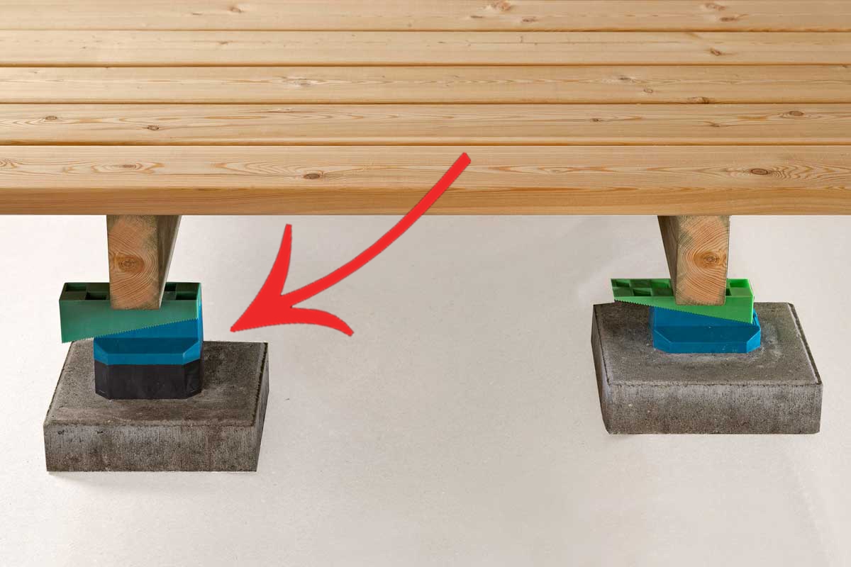 Byg en lige træterrasse på skrå bund