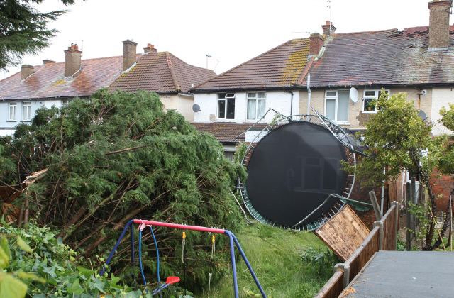 Forankring trampoline