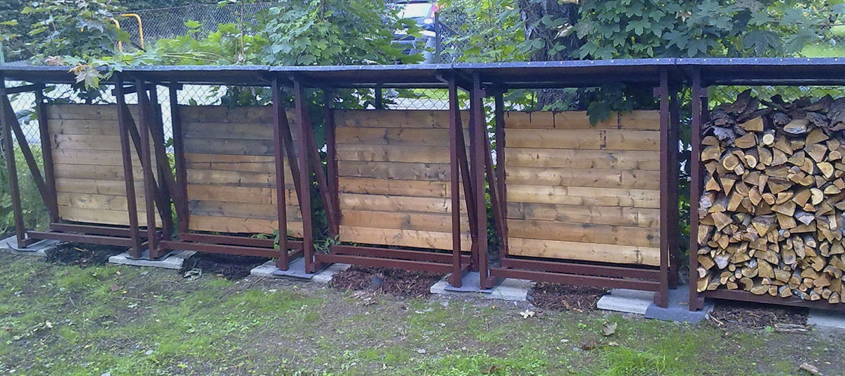 Förvara ved utomhus