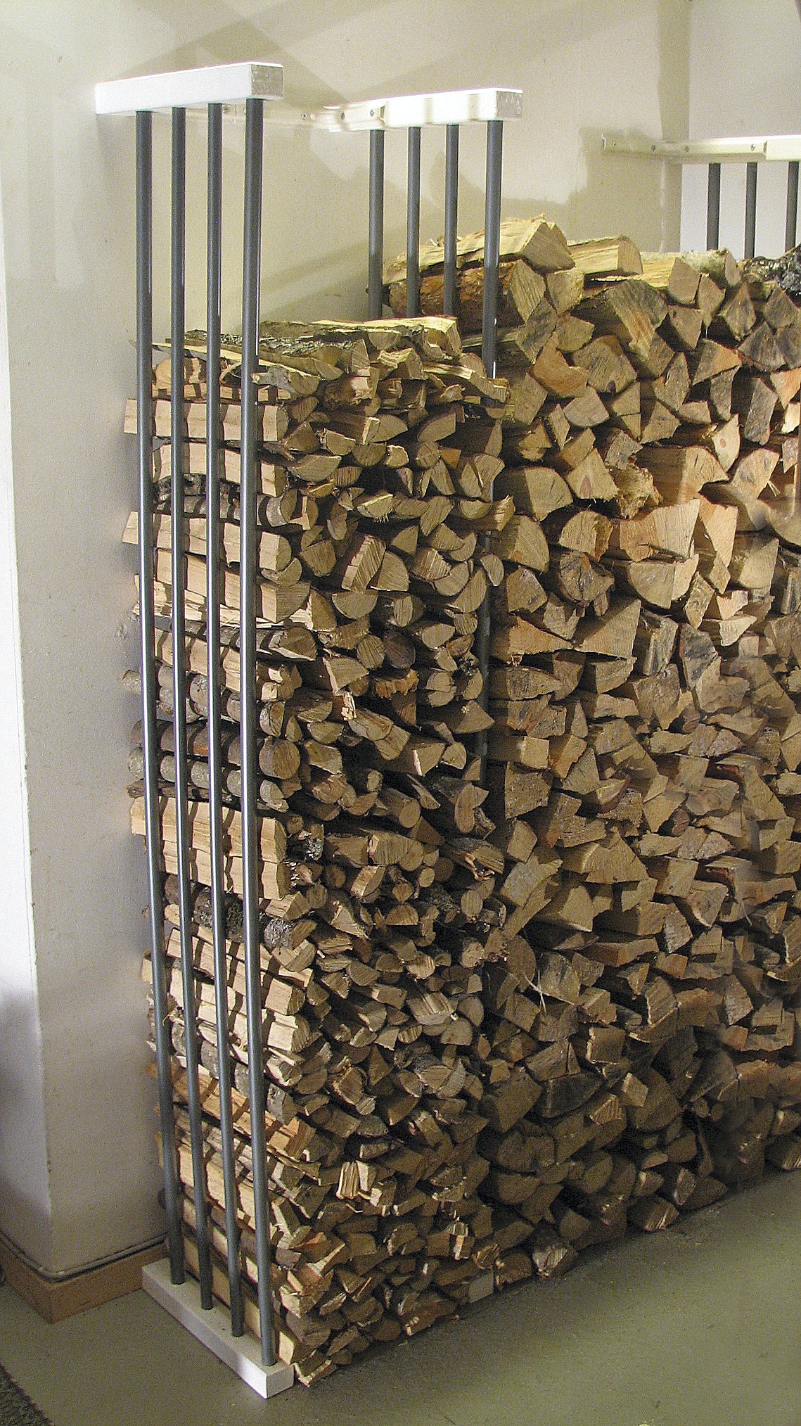 Bygga vedställ inomhus