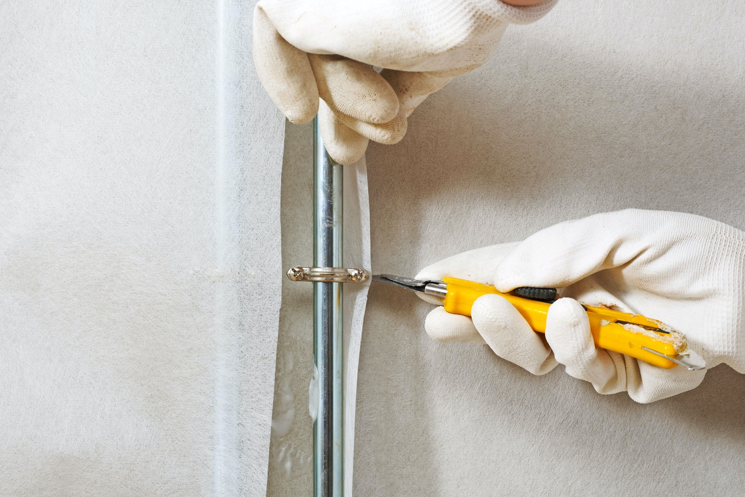 Glasfilt: Skær snit ved rørholderne