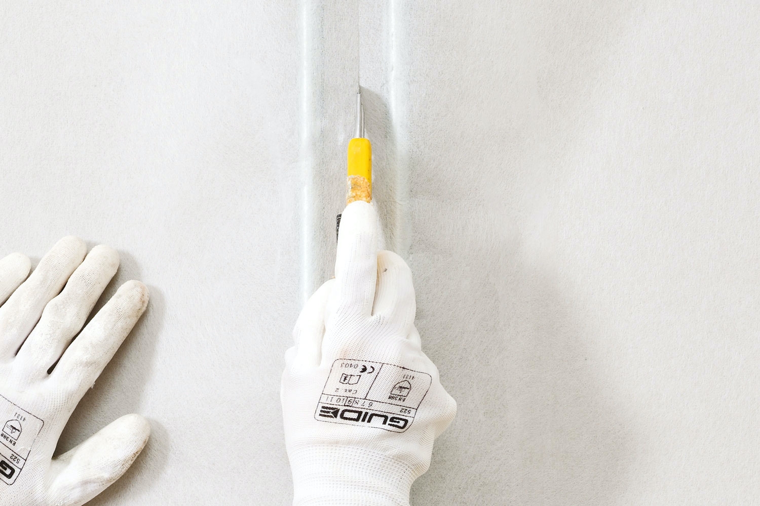 Glasfilt: Læg filt over rør