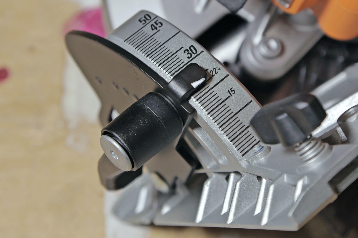 Rundsav: Rundsav med tydelig vinkelindstilling