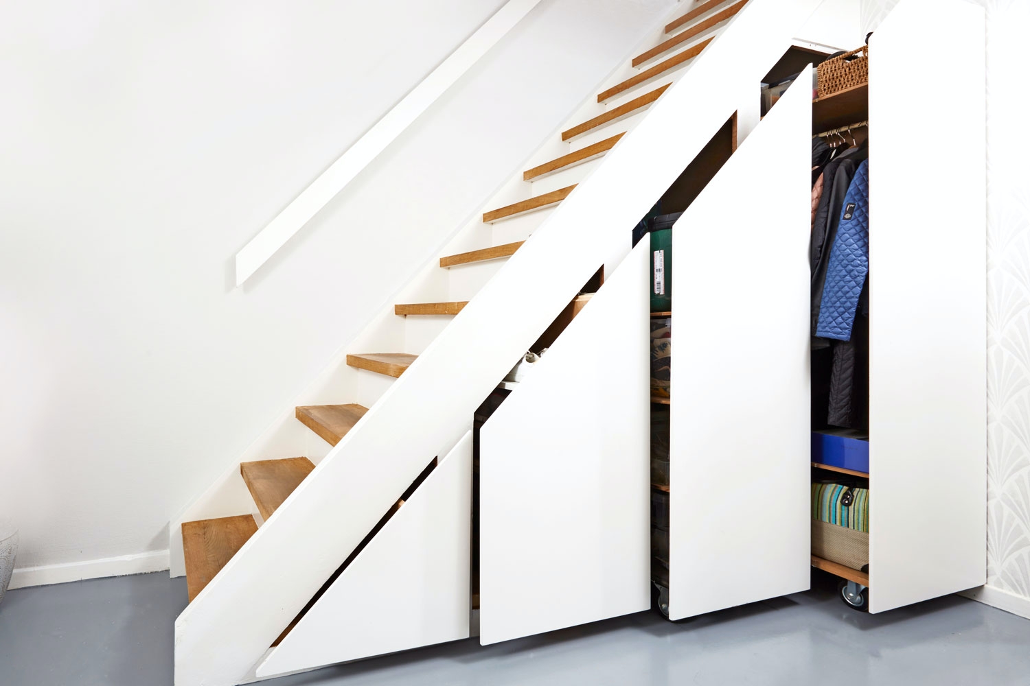 Bygg skap under trappe