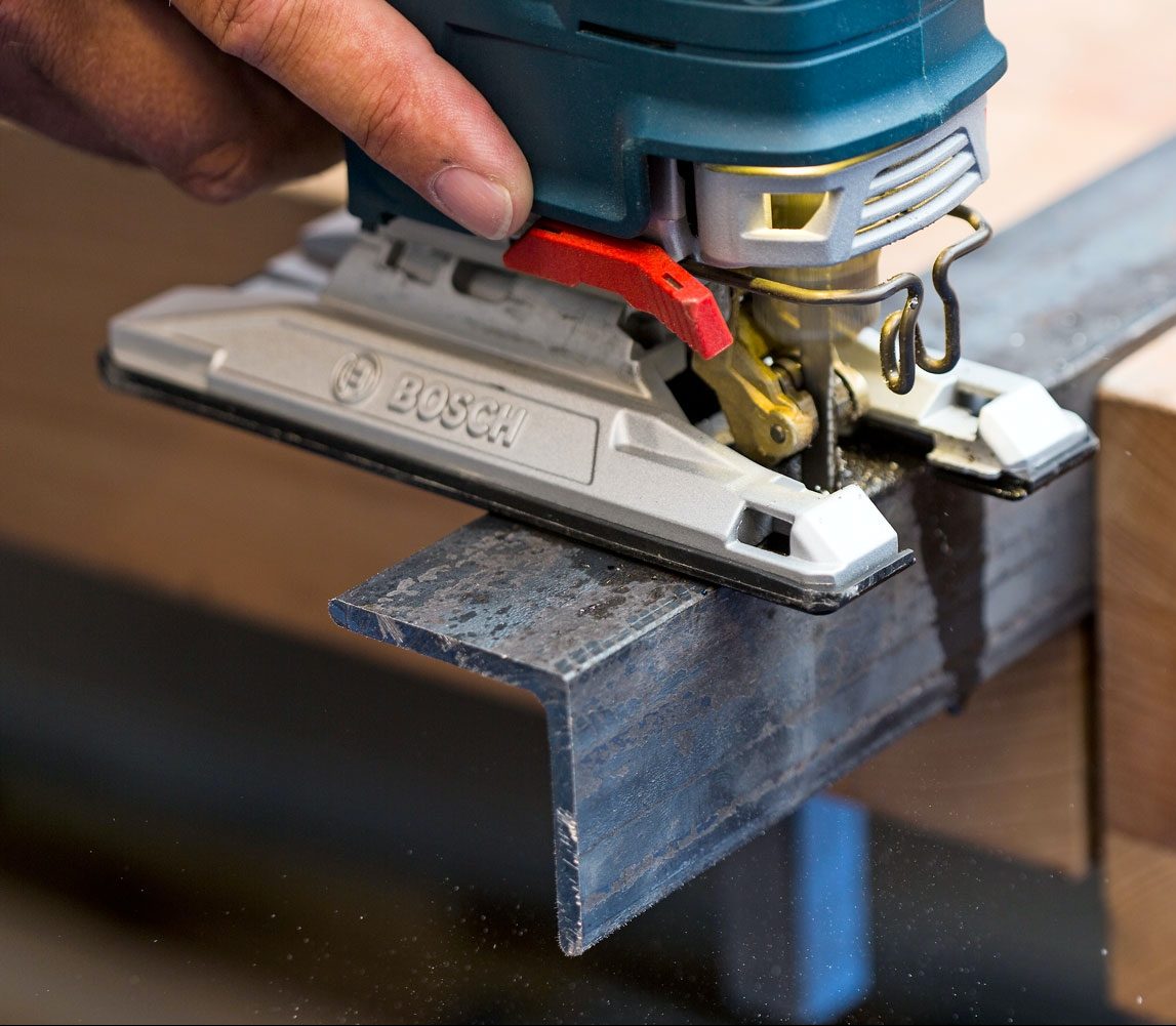 Sahaa metallia siististi