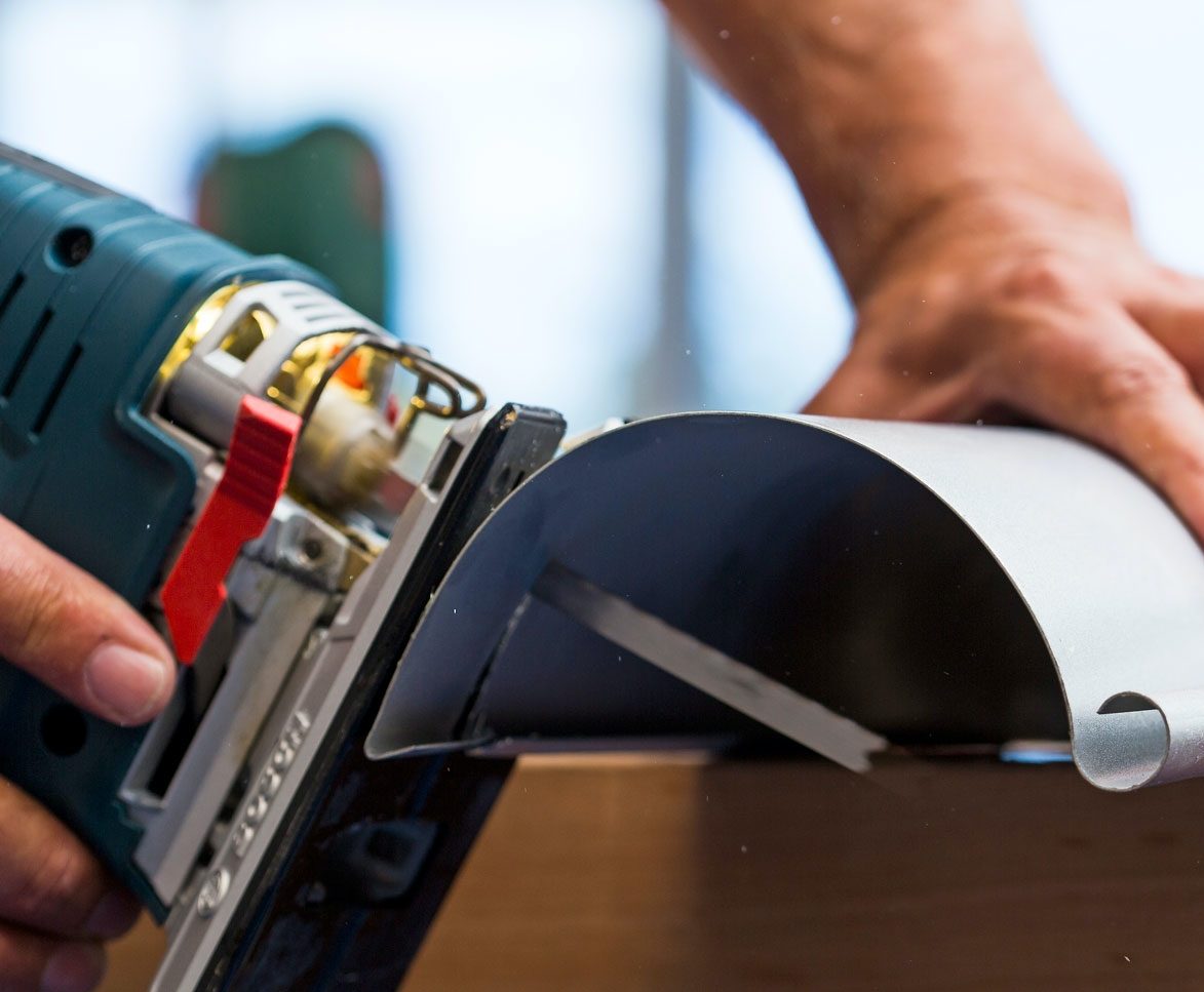 Sahaa metallia siististi