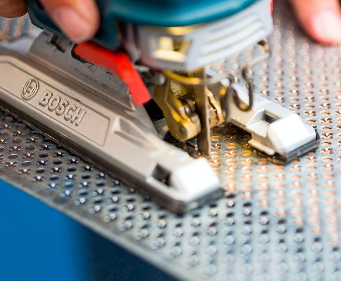 Sahaa metallia siististi