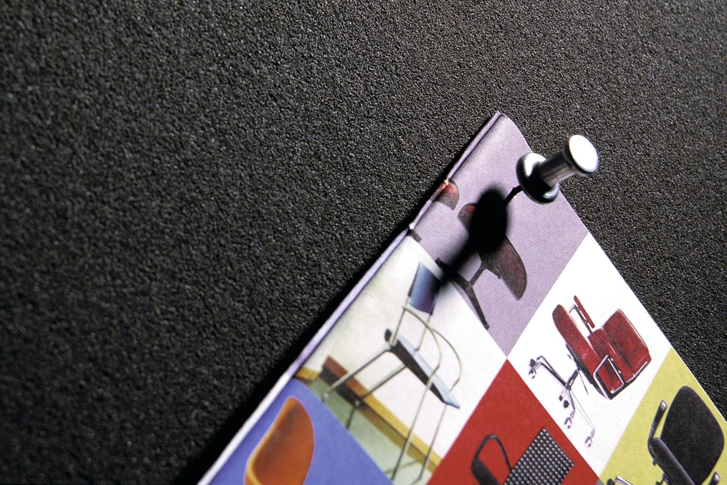 LINOLEUM: ILMOITUSTAULUT