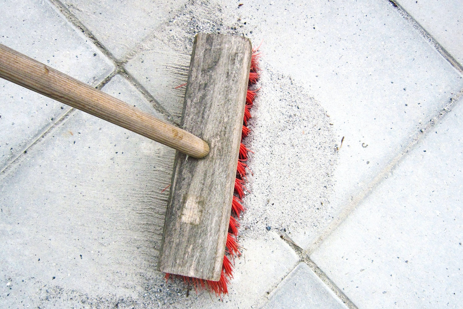 Strandsand i fugerne