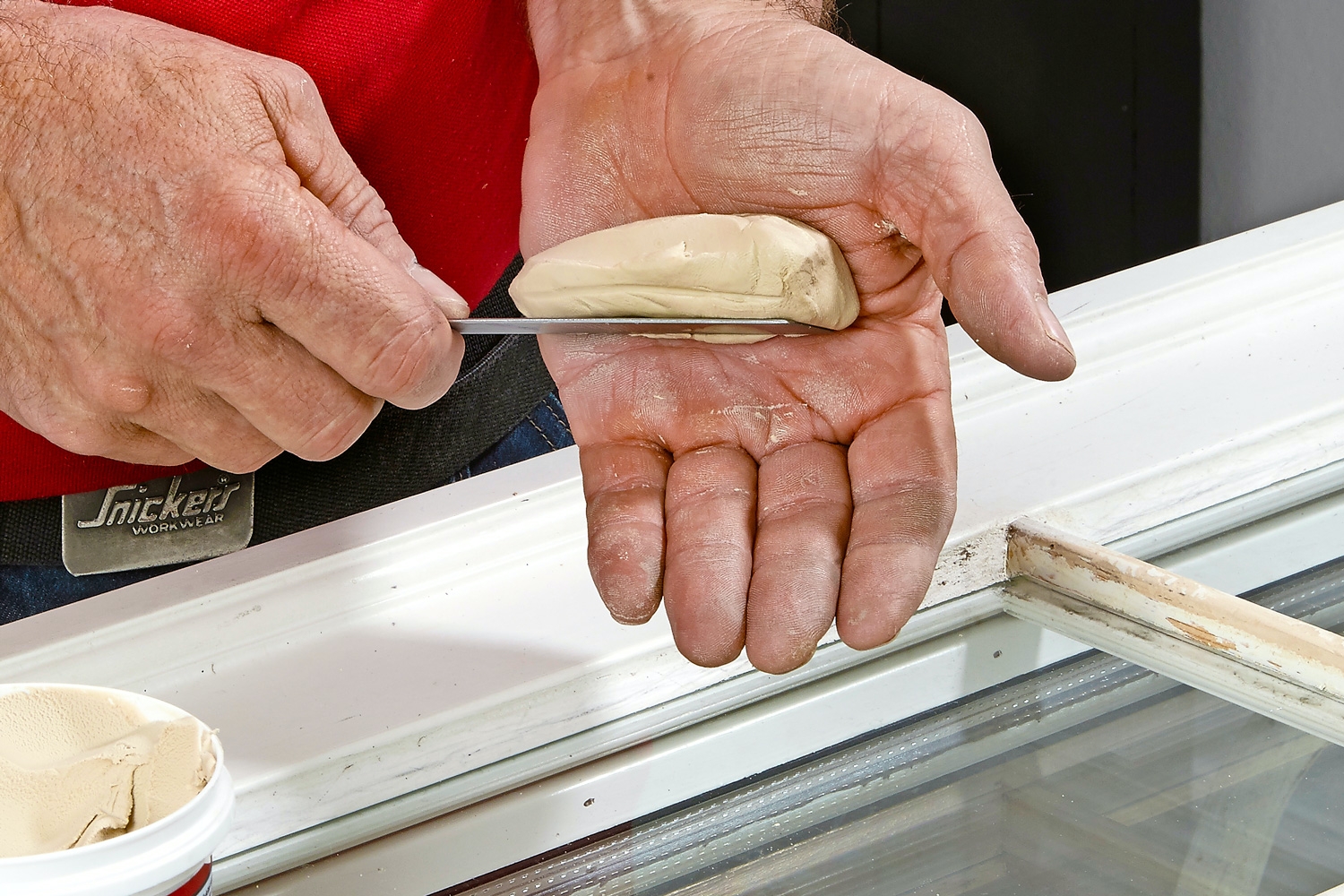 Vindueskit: Sådan kitter du vinduer med linoliekit