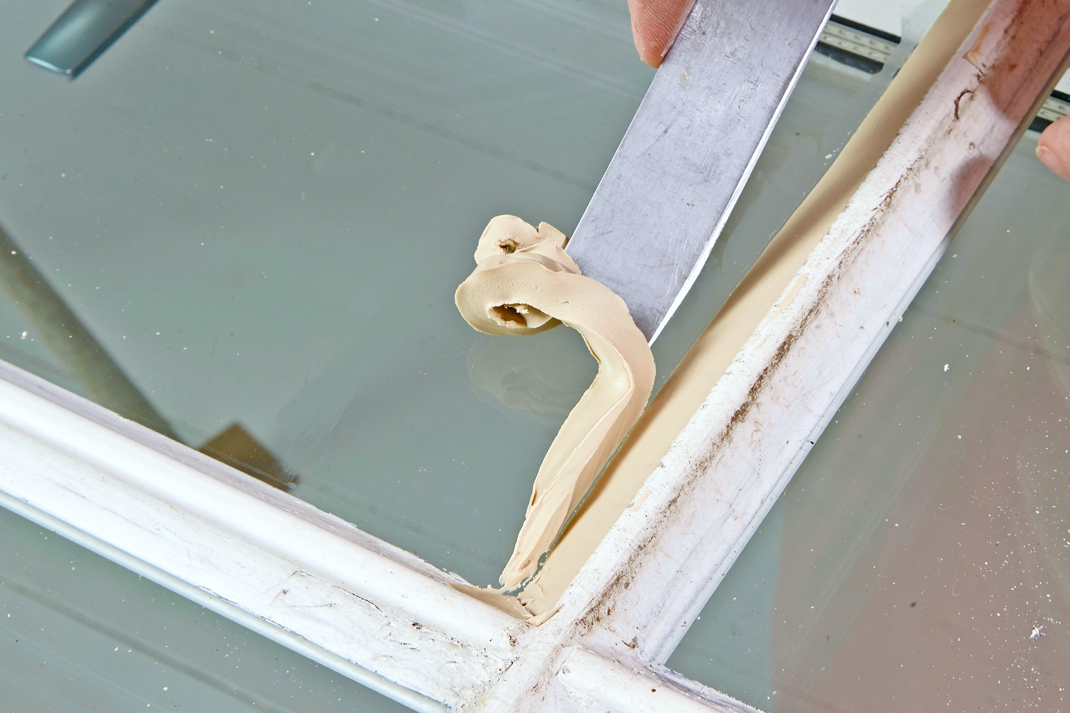 Vindueskit: Sådan kitter du vinduer med linoliekit