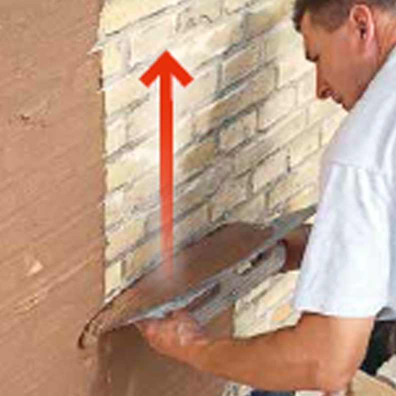 Slamma tegel: Lägg på putsbruket