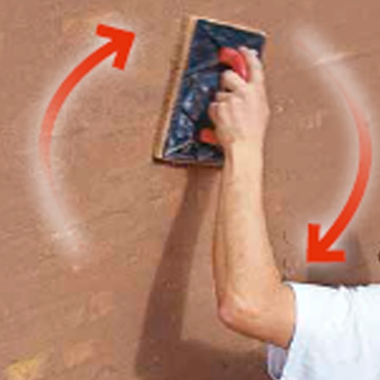 Slamma tegel: Fördela putsbruket