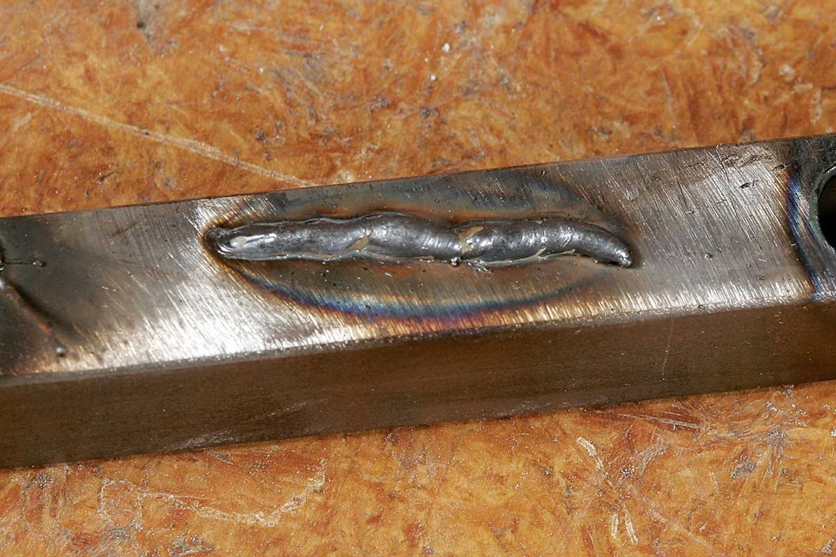 Hitsaussauma on makkaralla