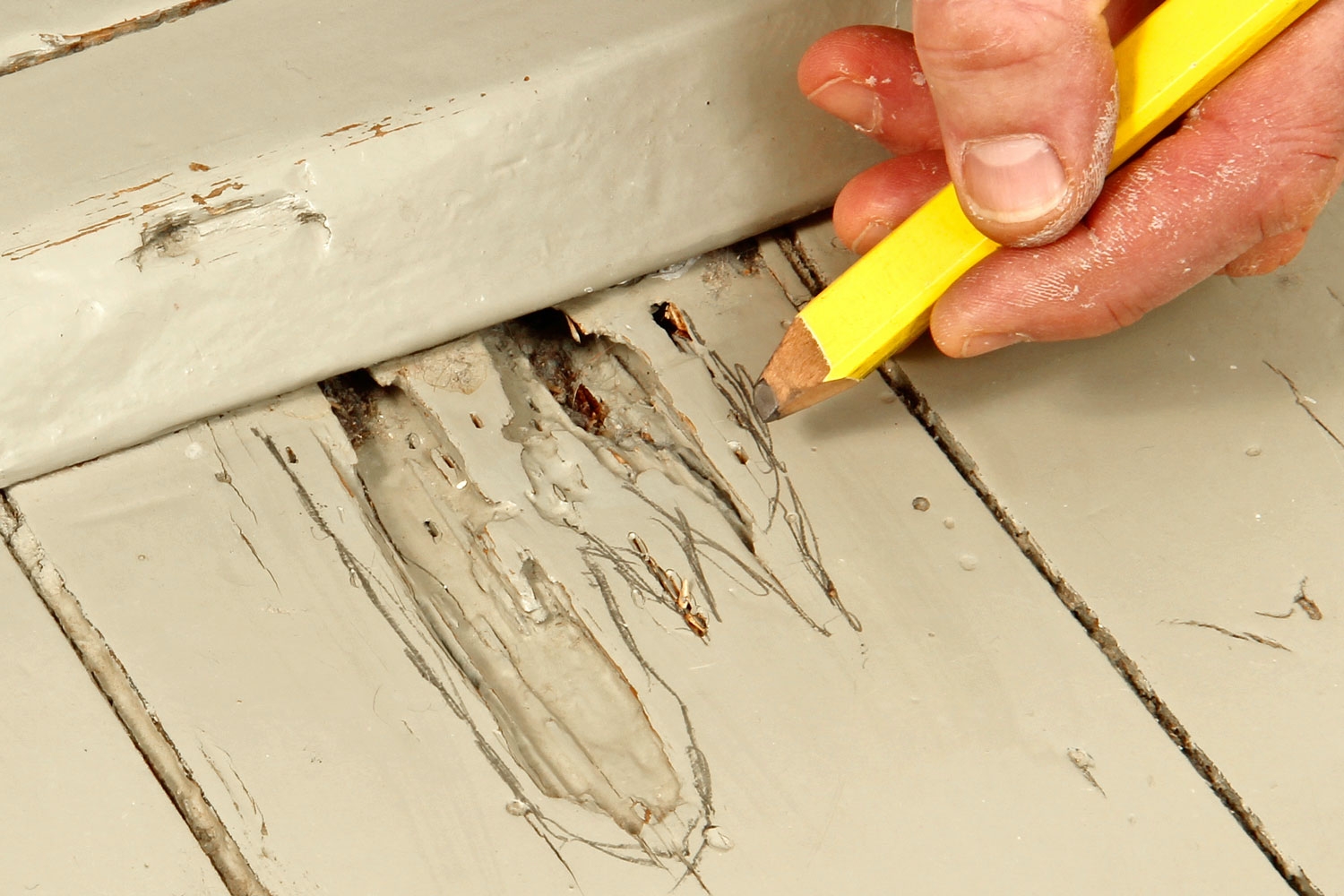 Puulattian kolojen paikkaus