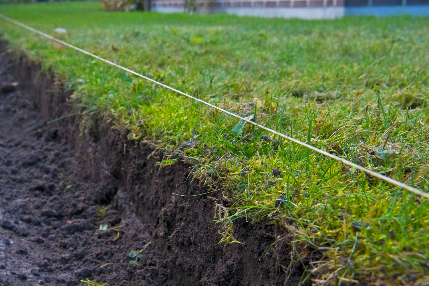 Jernkant til bed: Den skarpe, lige kant gør det lettere