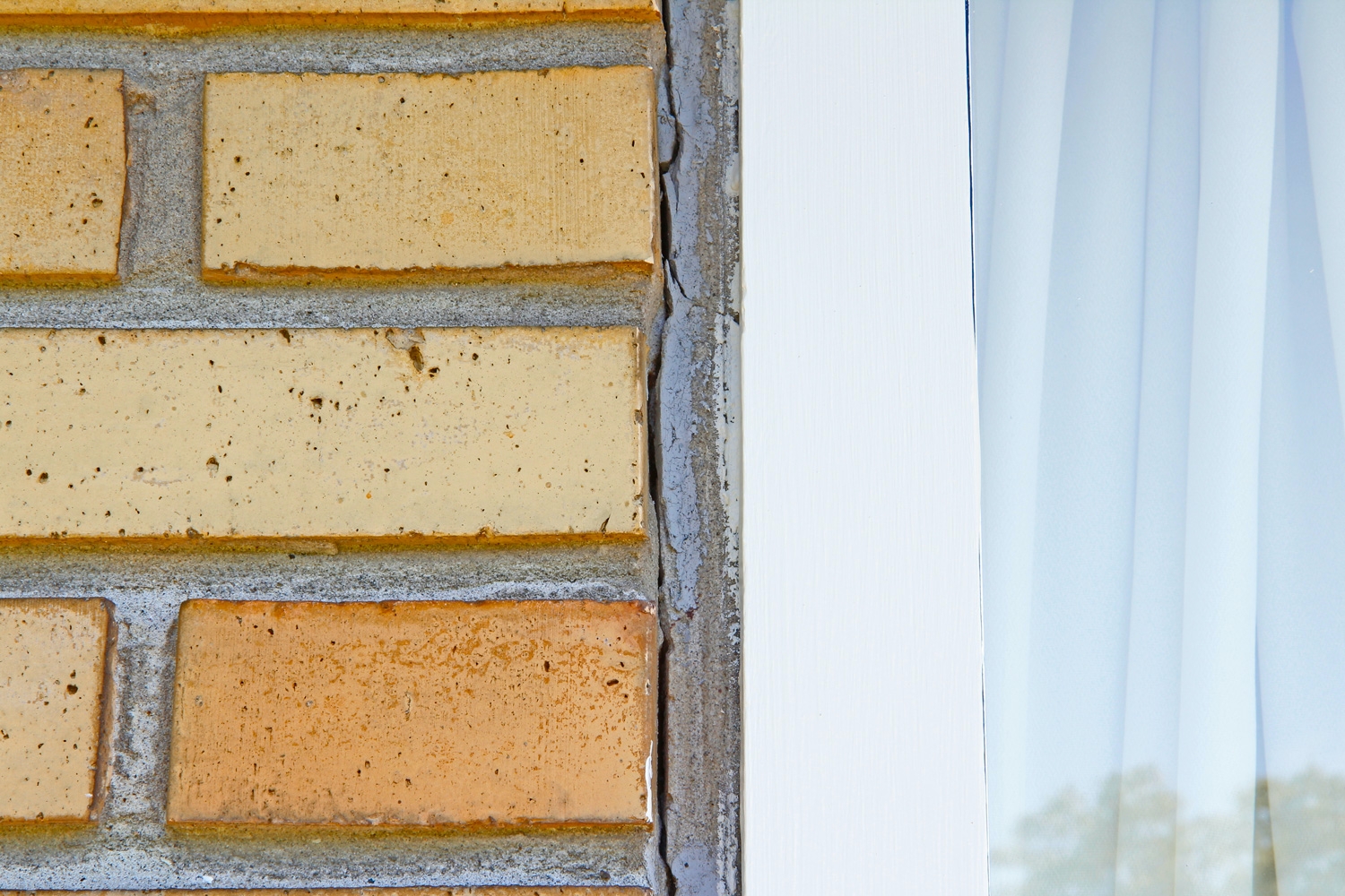 Laastisaumat ikkunat