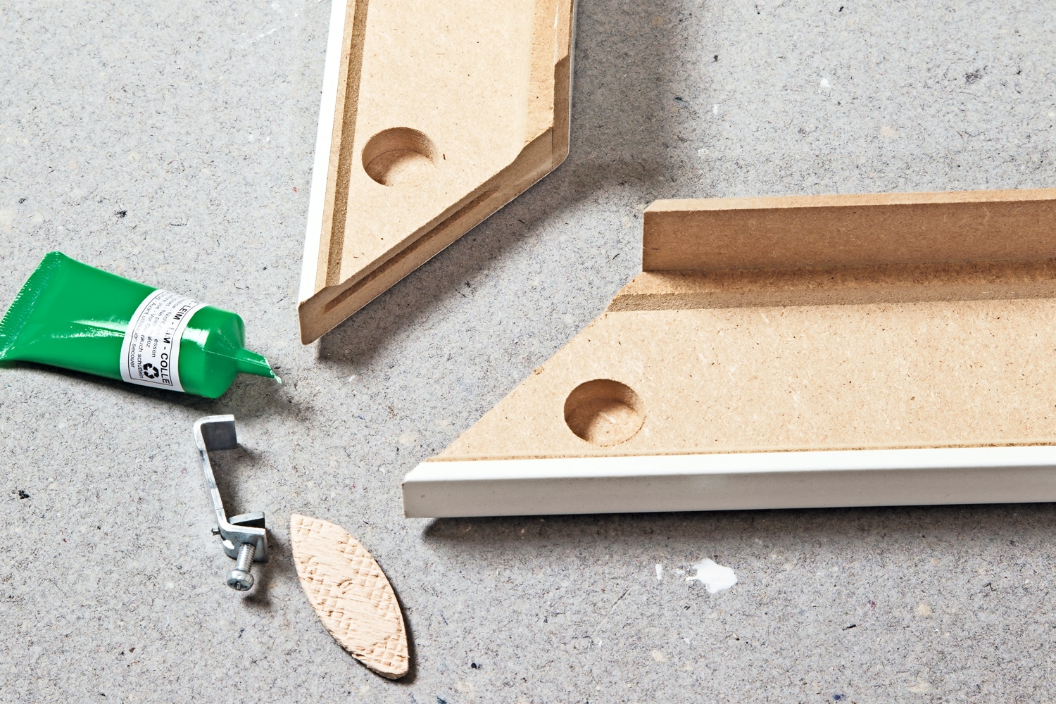 Oven peitelistan kokoaminen