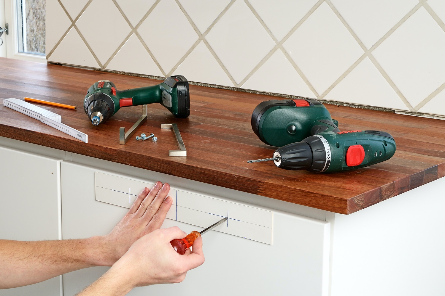 Monter greb med skabelon