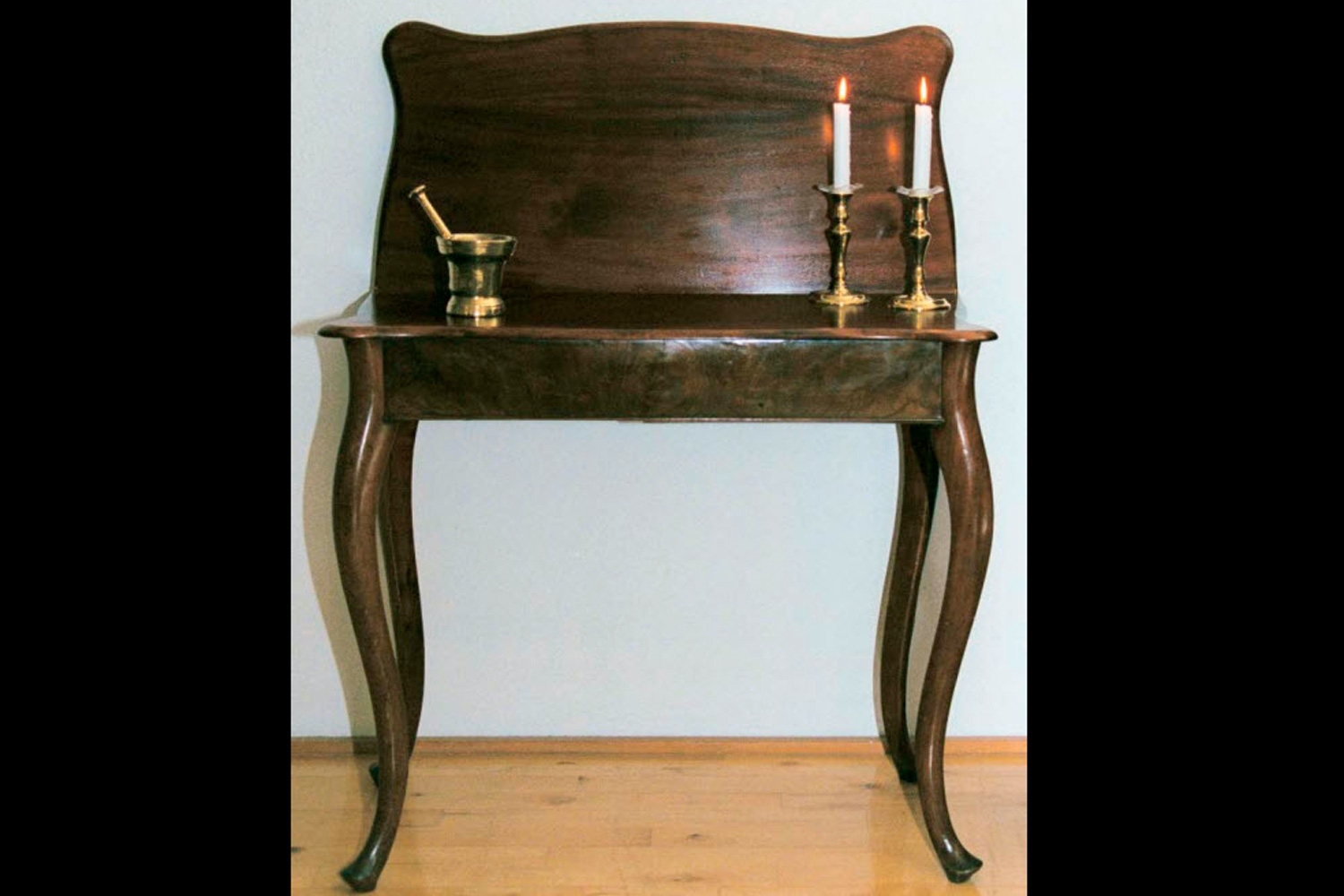 SÅDAN: Behandling af mahogni møbler