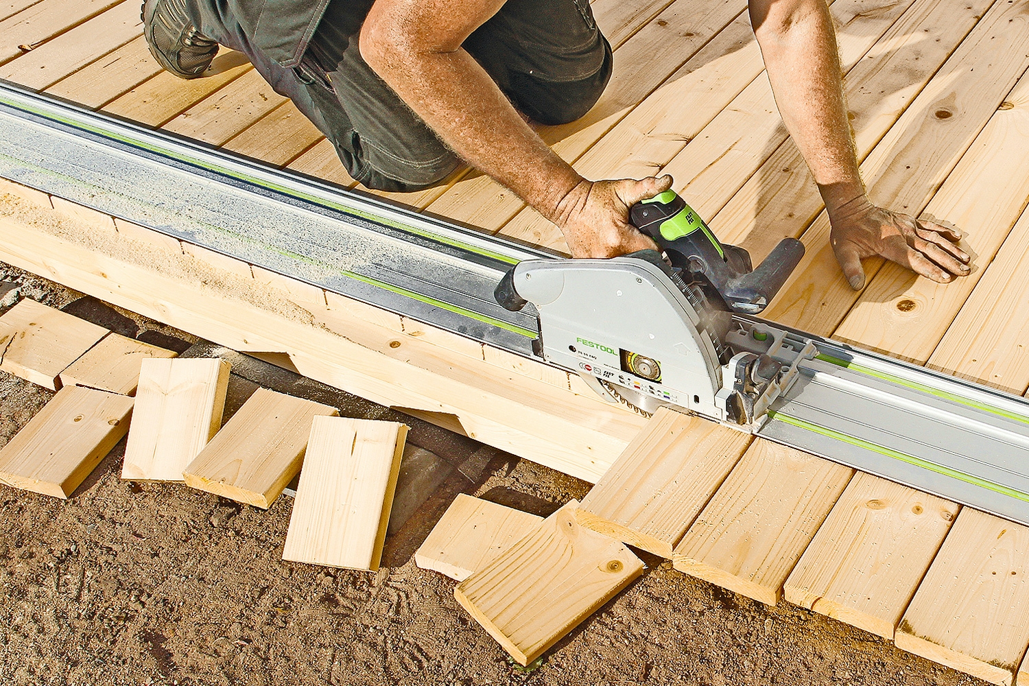 3 TAVALLISTA UPOTUSSAHALLA TEHTÄVÄÄ TYÖTÄ