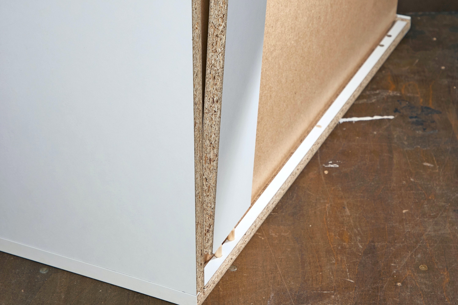 Klikk sammen kjøkkenskapet