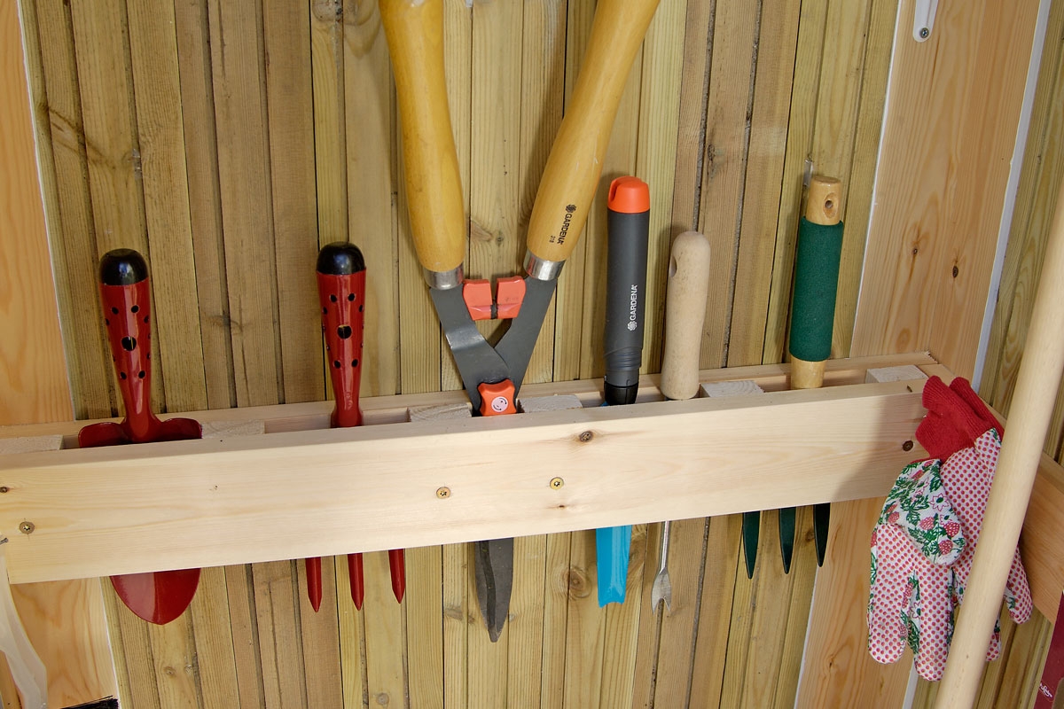 upphängning trädgårdsredskap