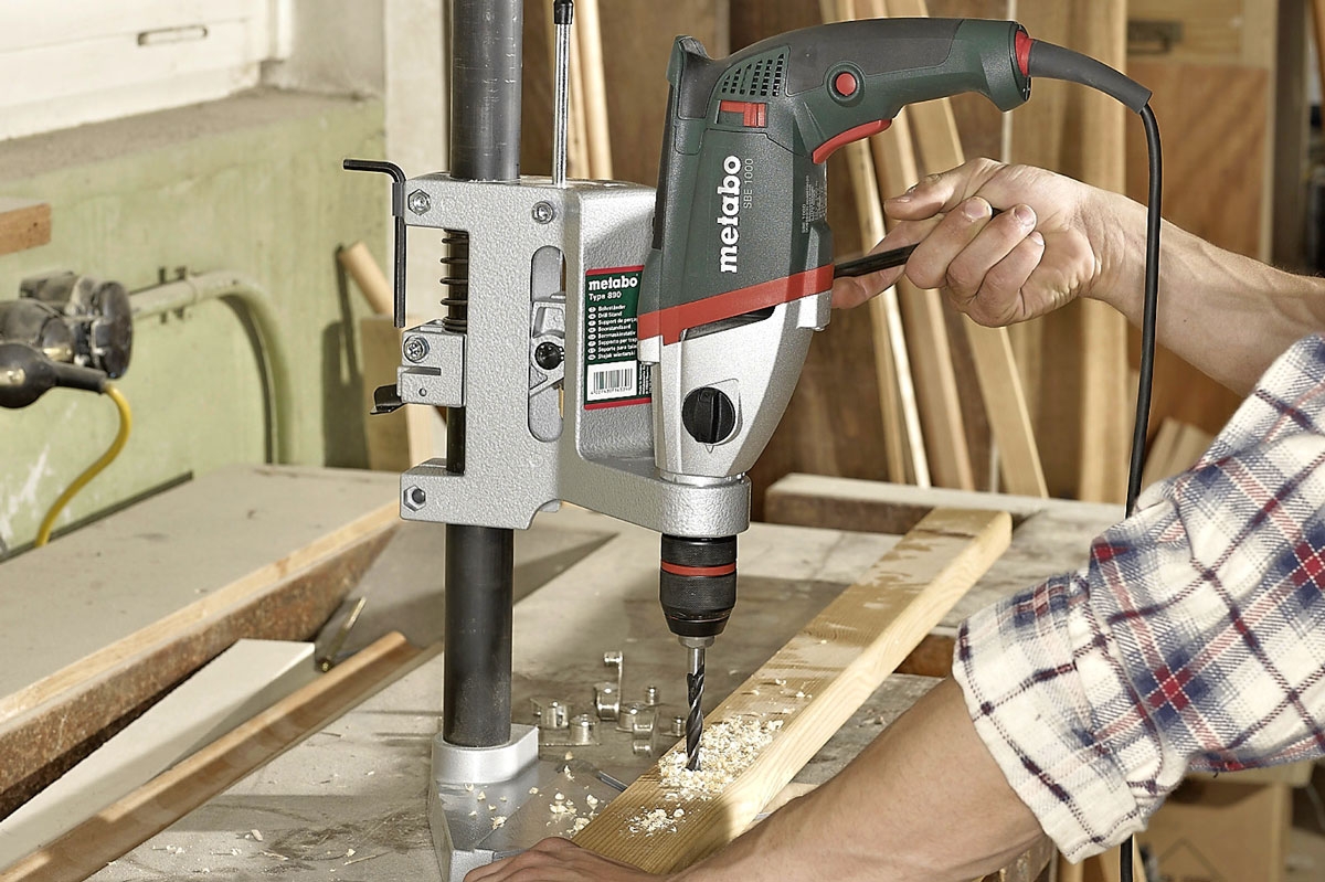 Slagborrmaskin: 3 TYPISKA UPPGIFTER FÖR SLAGBORRMASKINEN