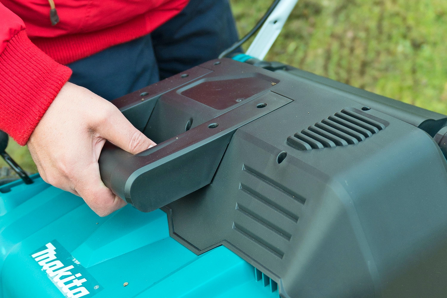 Vertikalskærer med praktiske funktioner