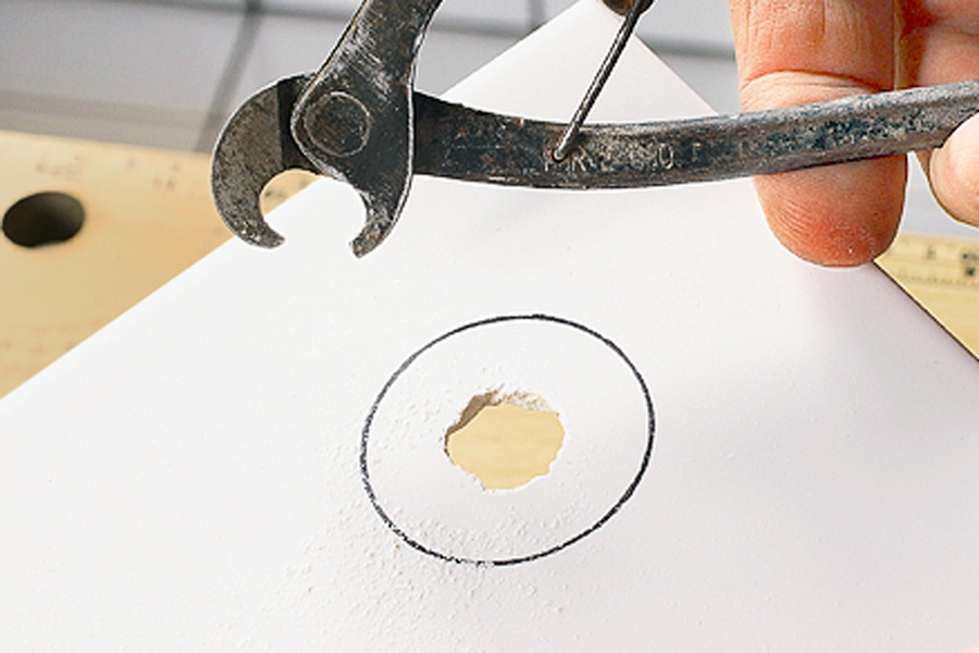 Fliser rundt rør: Hull i myke fliser