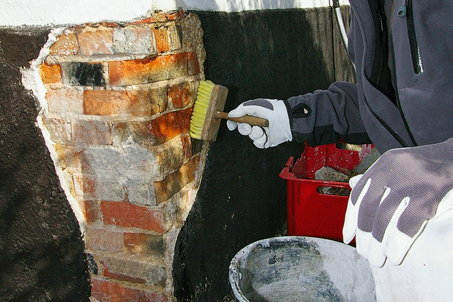 Reparation af sokkelhjørne: Forarbejdet og det inderste grove lag