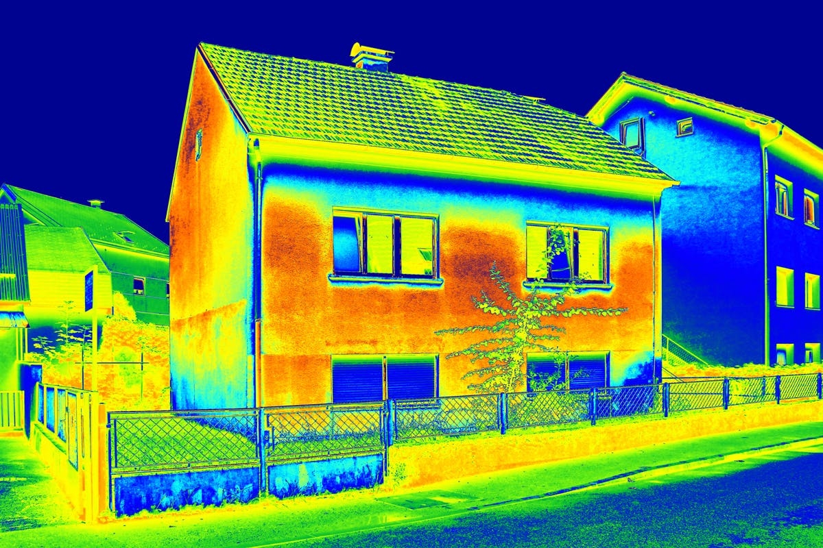 Undersøg med termografi, om du skal lave hulmursisolering