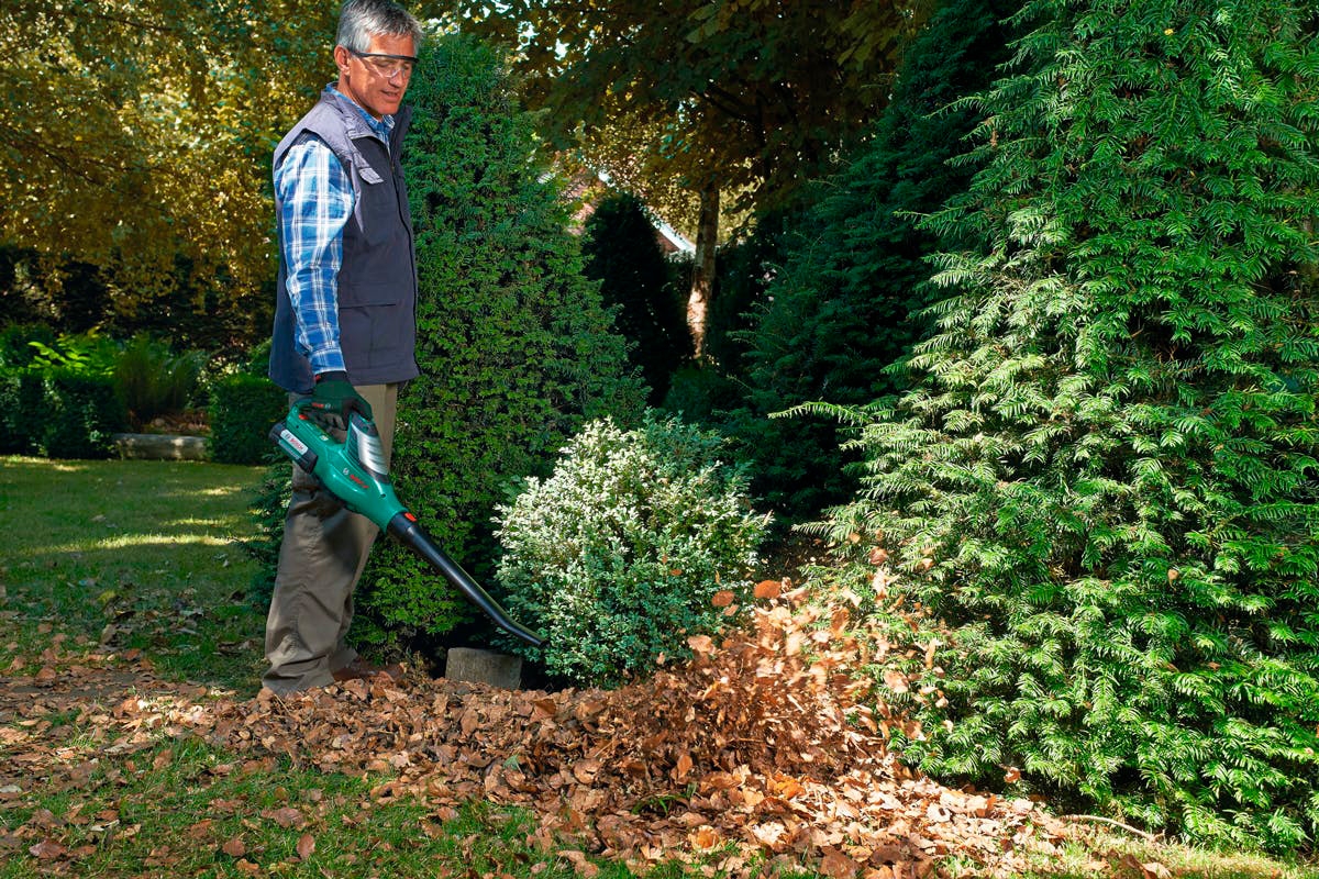 Løvblåser: Hva er forskjellen på en løvblåser og en løvsuger?