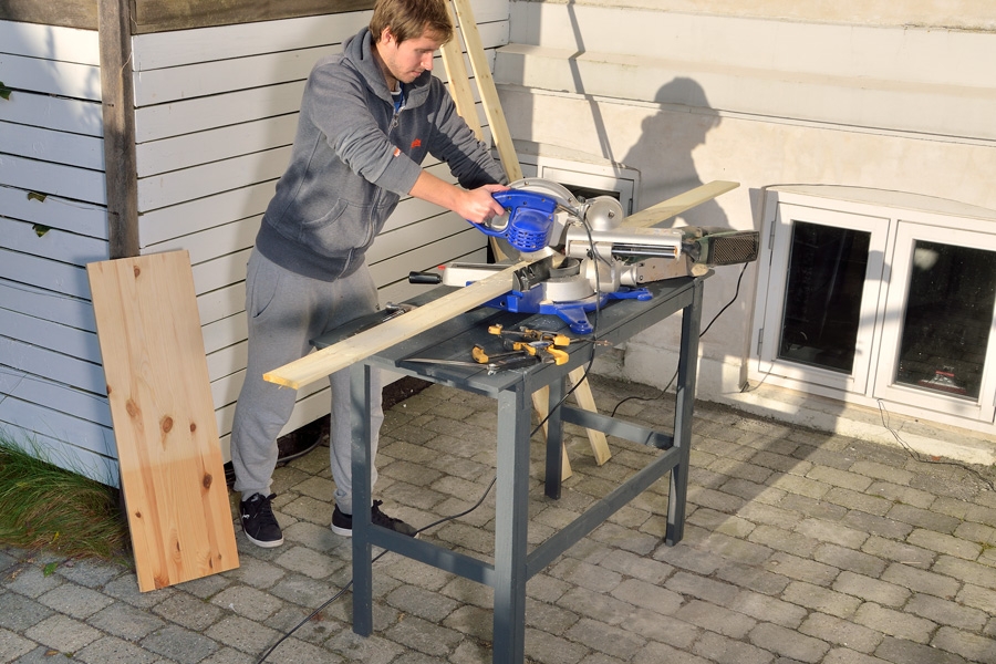 Arbeidsbord til hagen