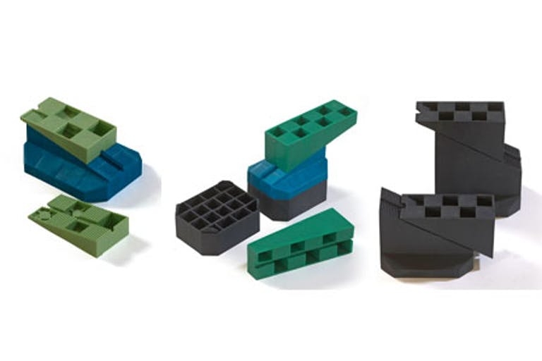 Vinojen pintojen hampaat lukitsevat kiilat oikeaan korkoon. Kisko varmistaa, etteivät kiilat liu’u sivulle.