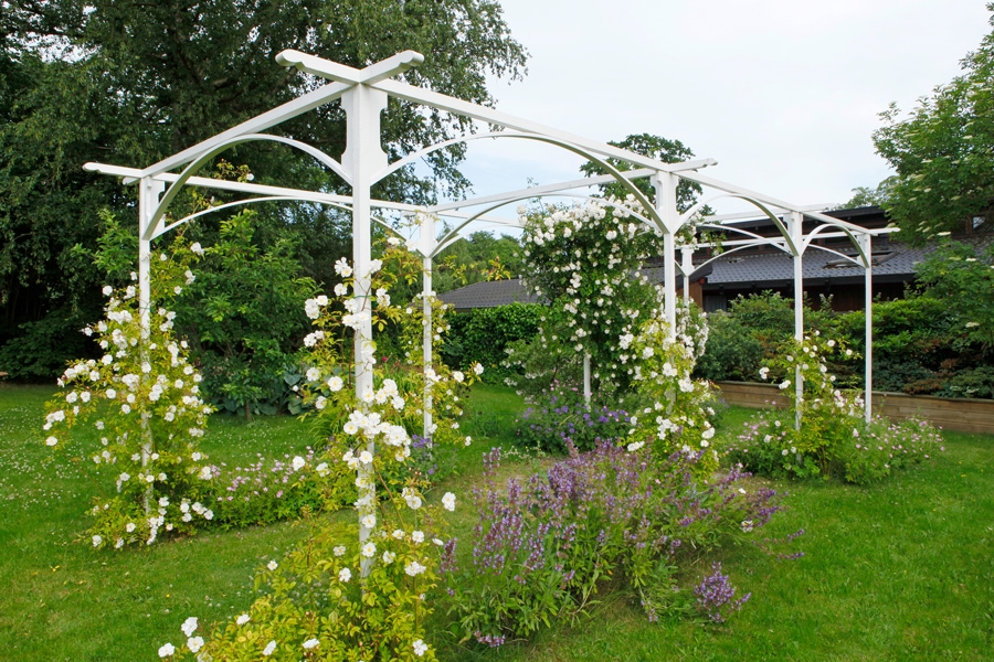 Byg en pergola med stærke buer