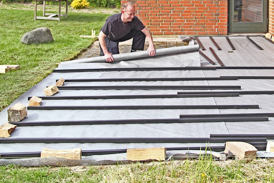 Fiberdug under fliser: Under terrassen