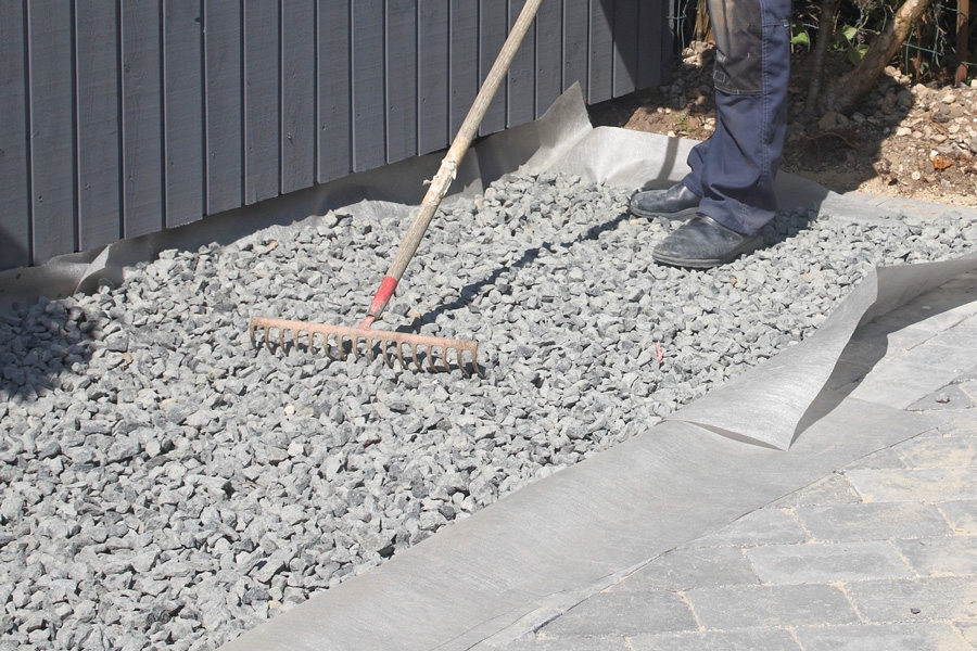 Fiberdug under fliser: Under granitskærver