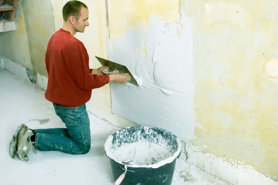 Miten tasoitan seinän? Katso, miten saat suoran seinän.